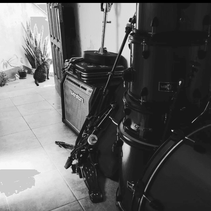 Batería y equipamiento de la banda